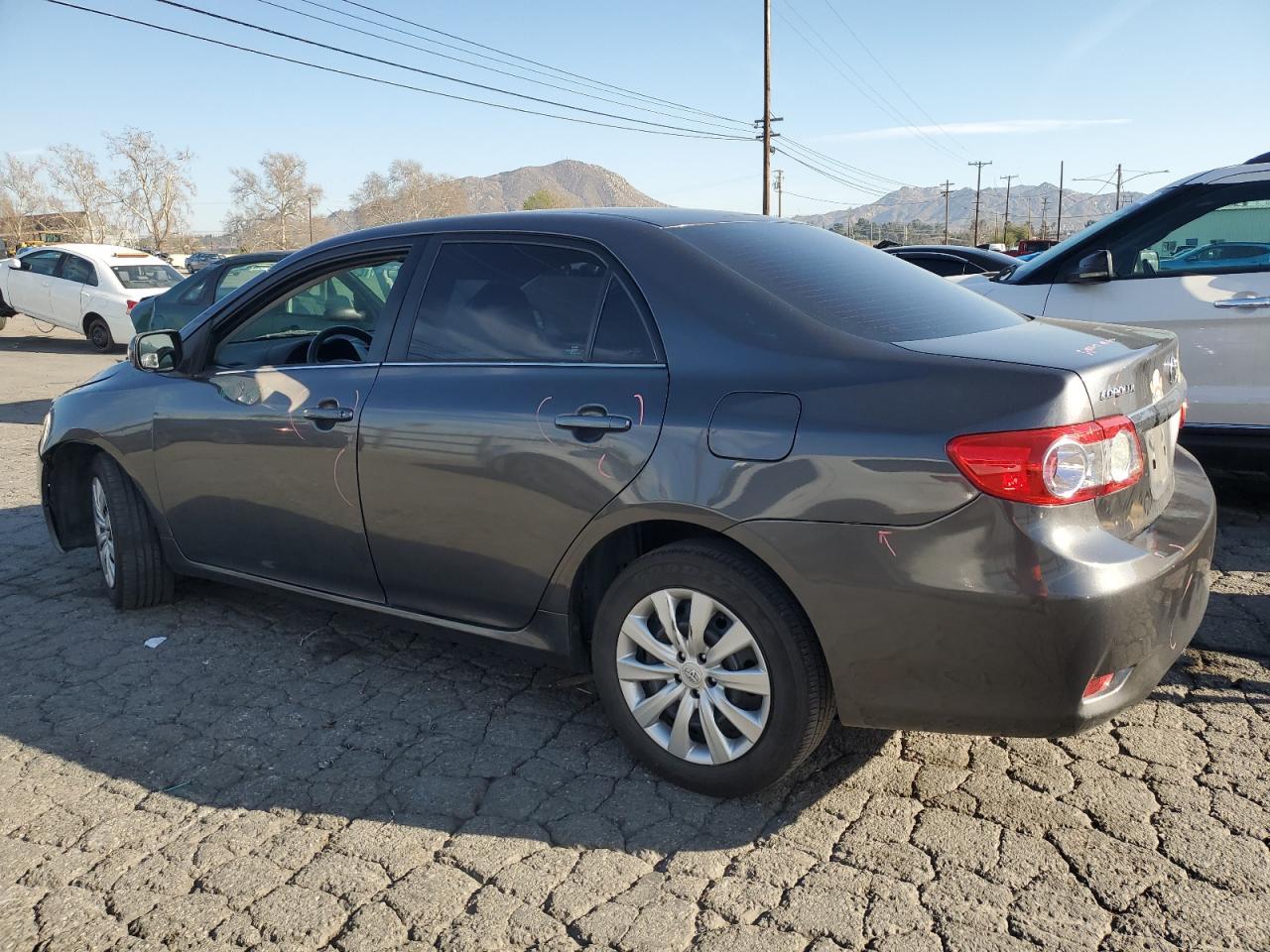 2013 Toyota Corolla Base - Фото 2