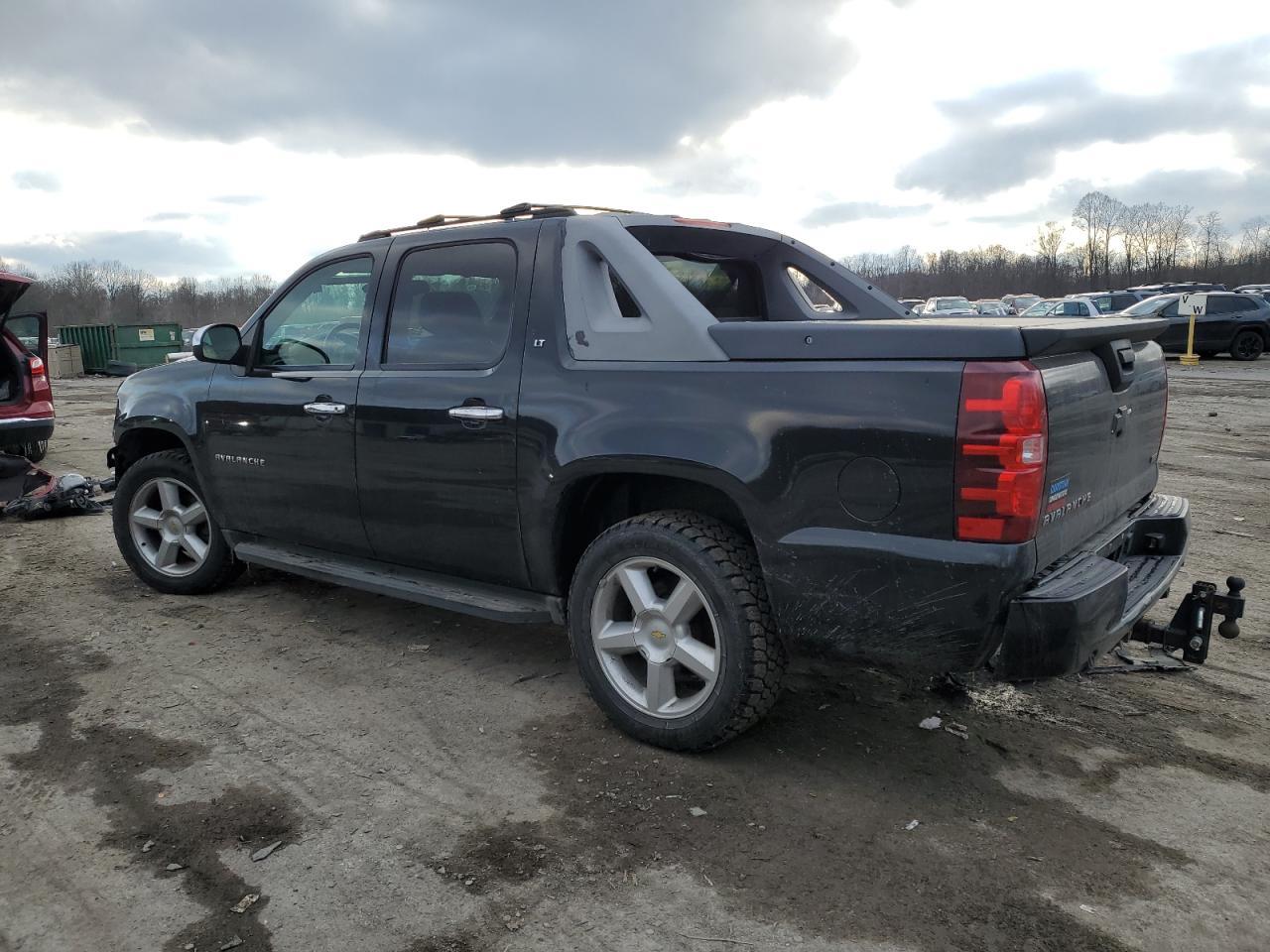 2011 Chevrolet Avalanche Lt - Фото 2