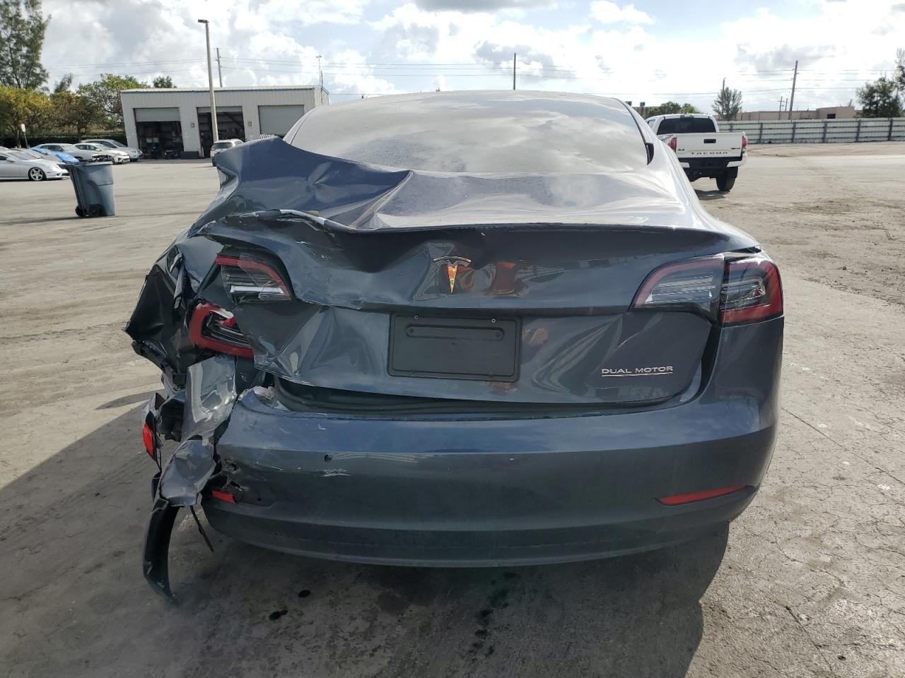 2022 Tesla Model 3 - Фото 6