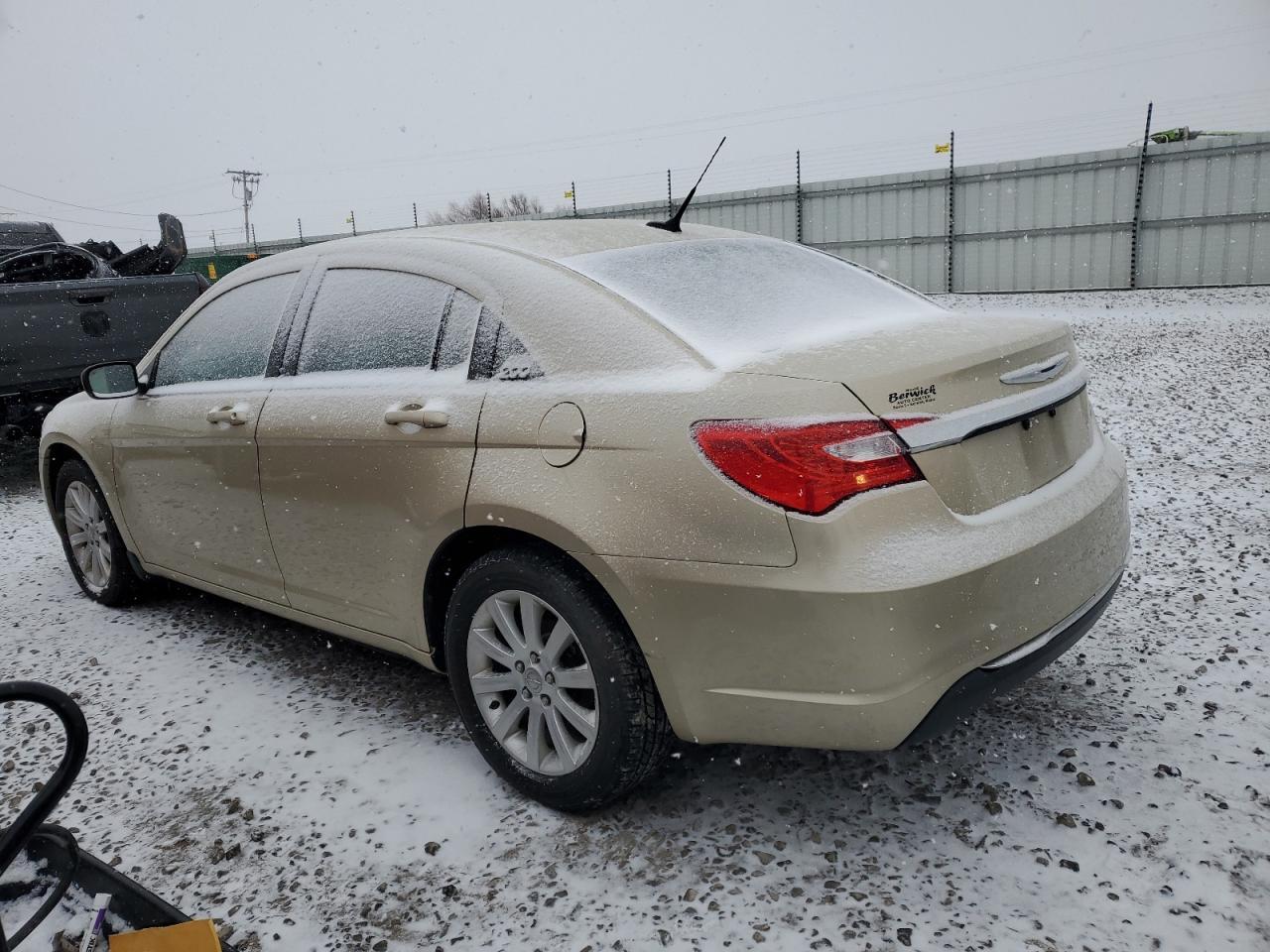 2011 Chrysler 200 Touring - Фото 2