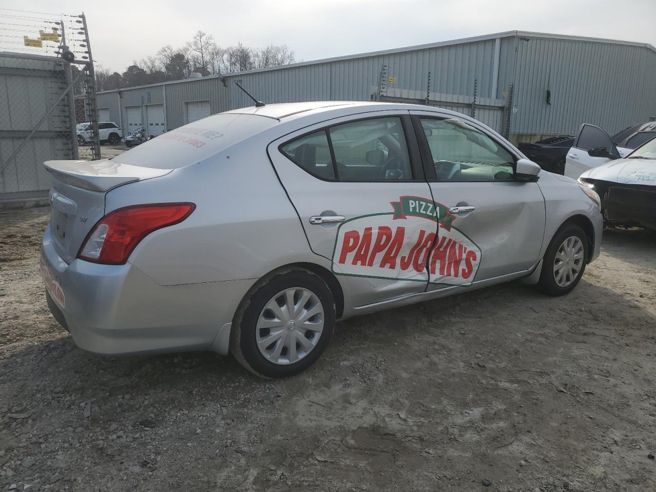 2017 Nissan Versa S - Фото 3