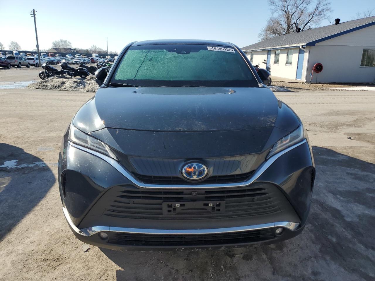 2022 Toyota Venza Le - Фото 5