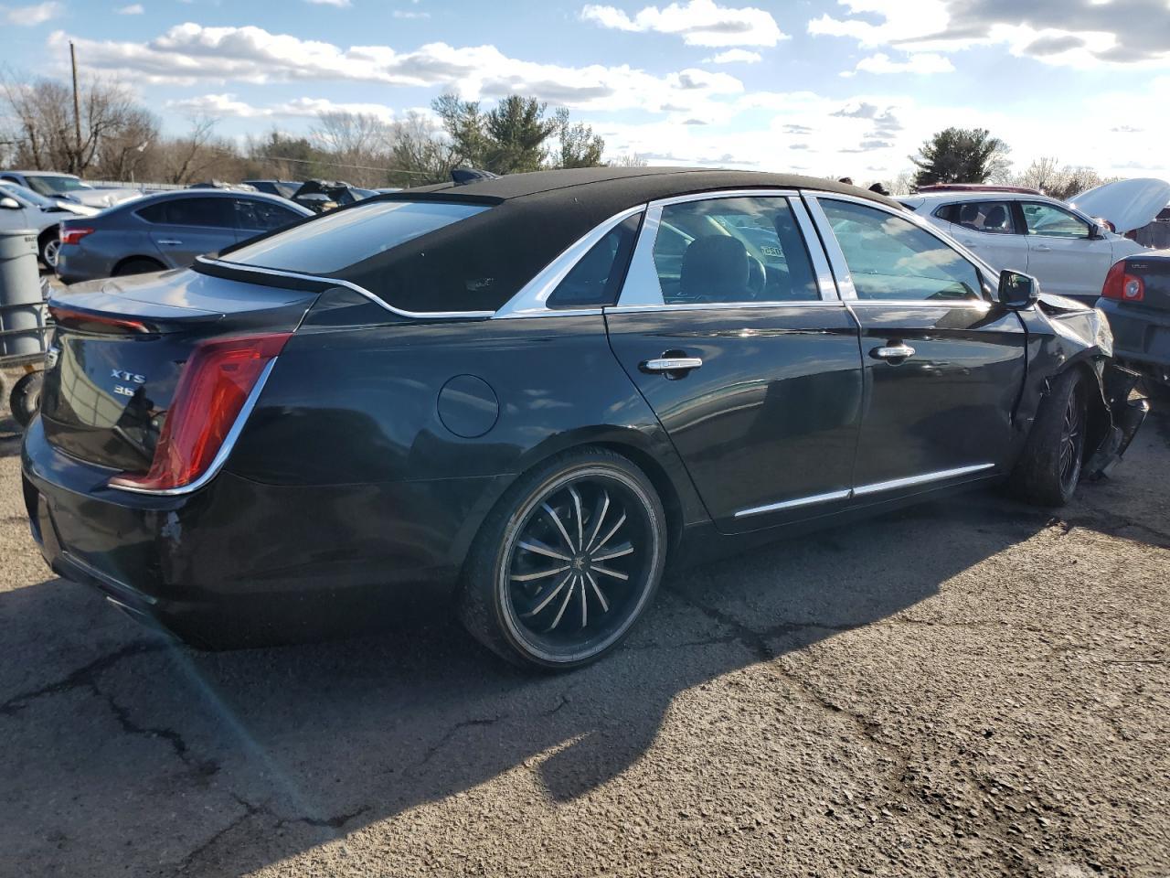 2018 Cadillac Xts Luxury - Image 3