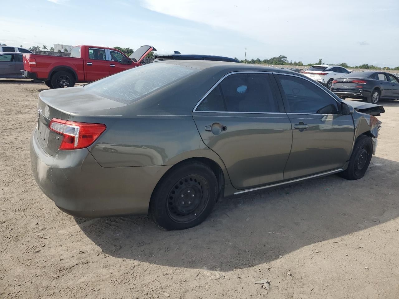 2014 Toyota Camry L - Фото 3