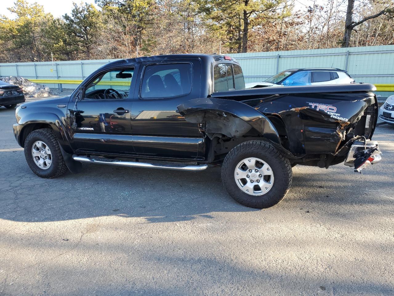 2011 Toyota Tacoma Double Cab - Image 2