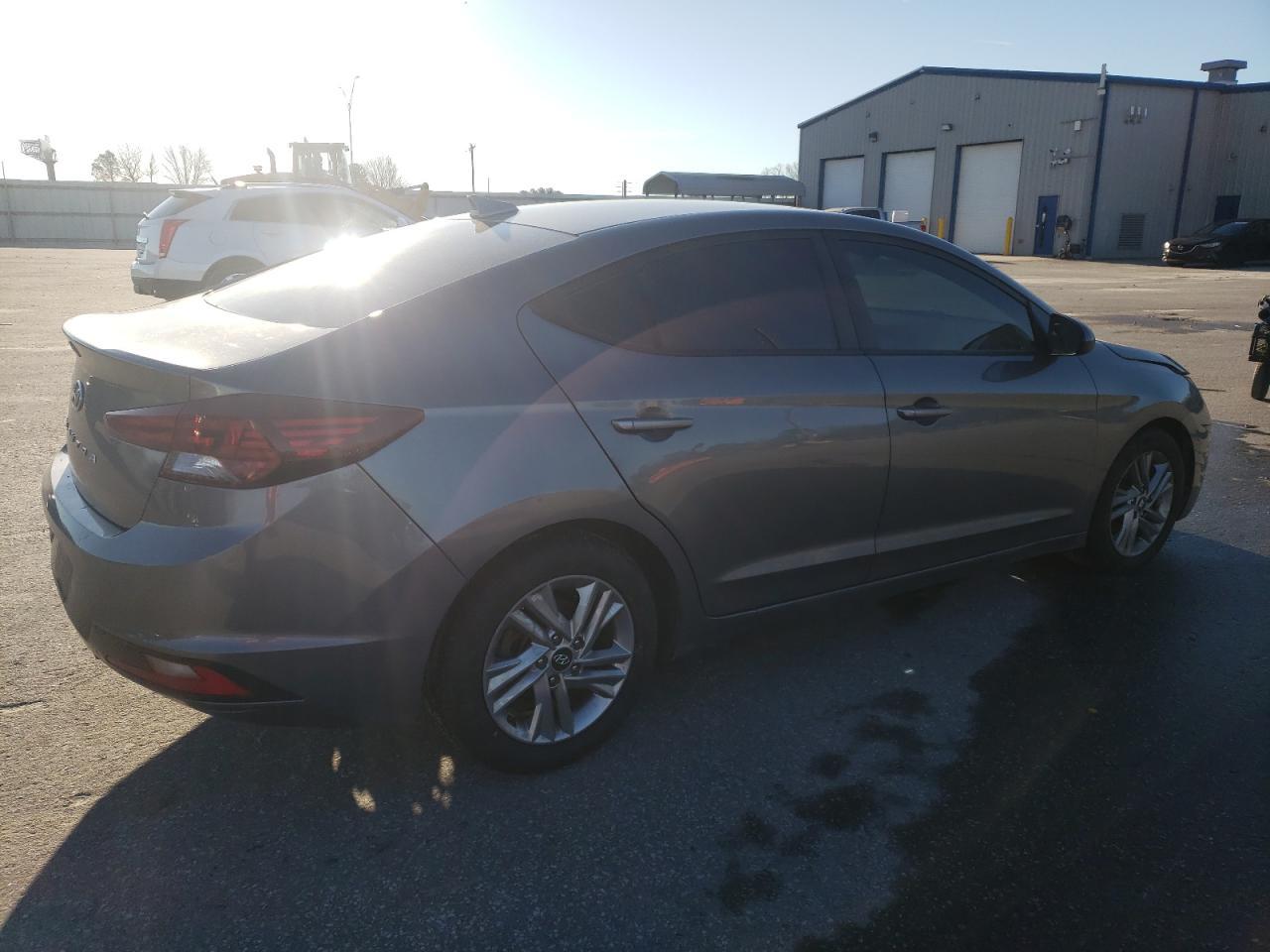 2020 Hyundai Elantra Sel - Фото 3