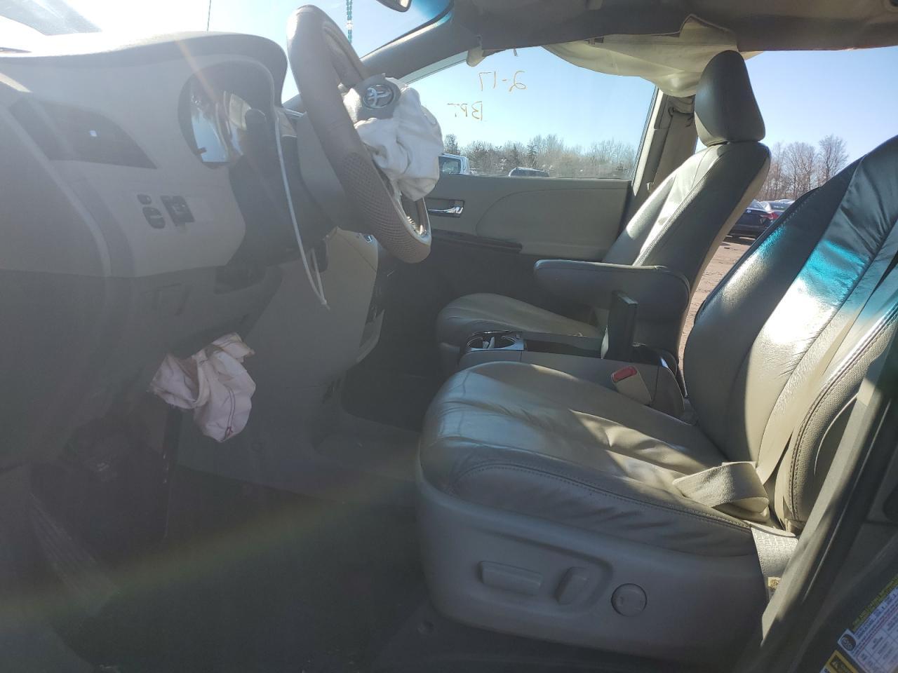 2011 Toyota Sienna Xle - Фото 7
