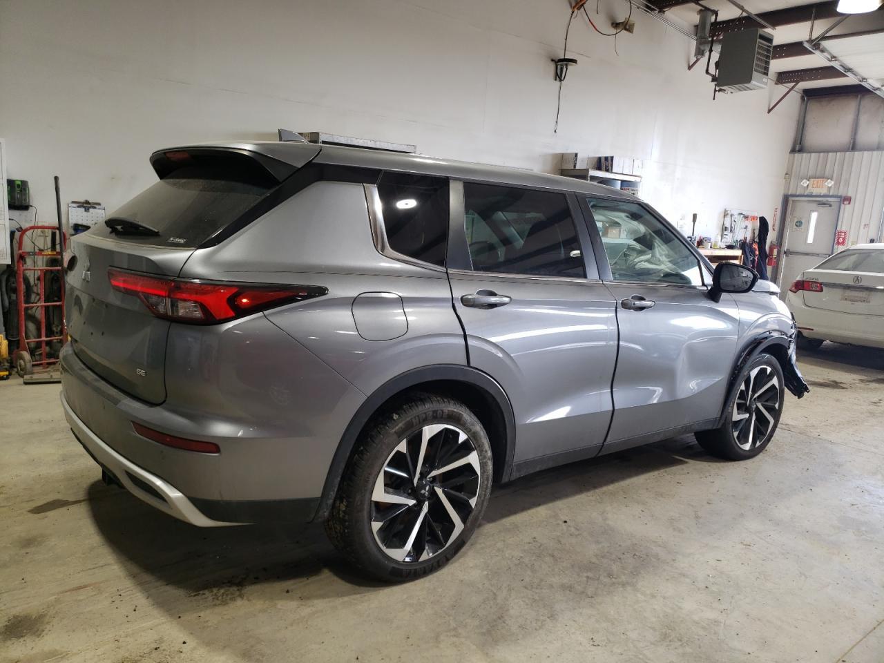 2022 Mitsubishi Outlander Se - Image 3