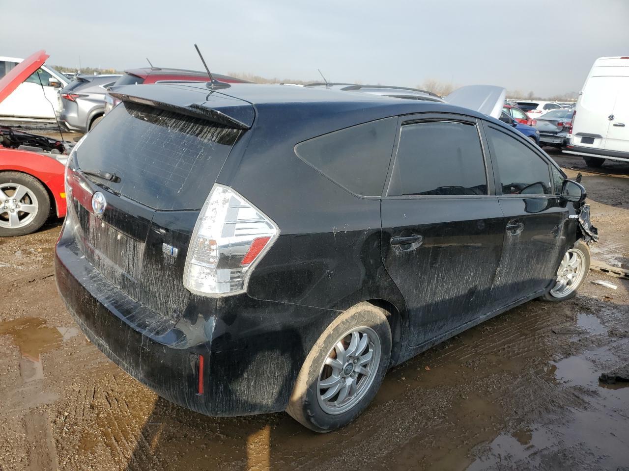 2014 Toyota Prius V - Фото 3