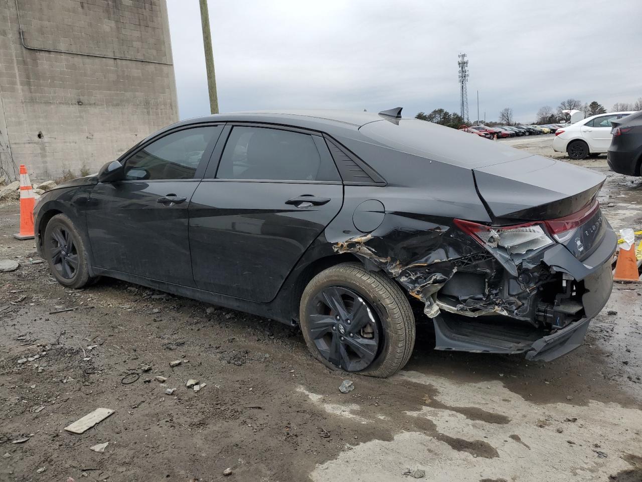 2023 Hyundai Elantra Sel - Image 2
