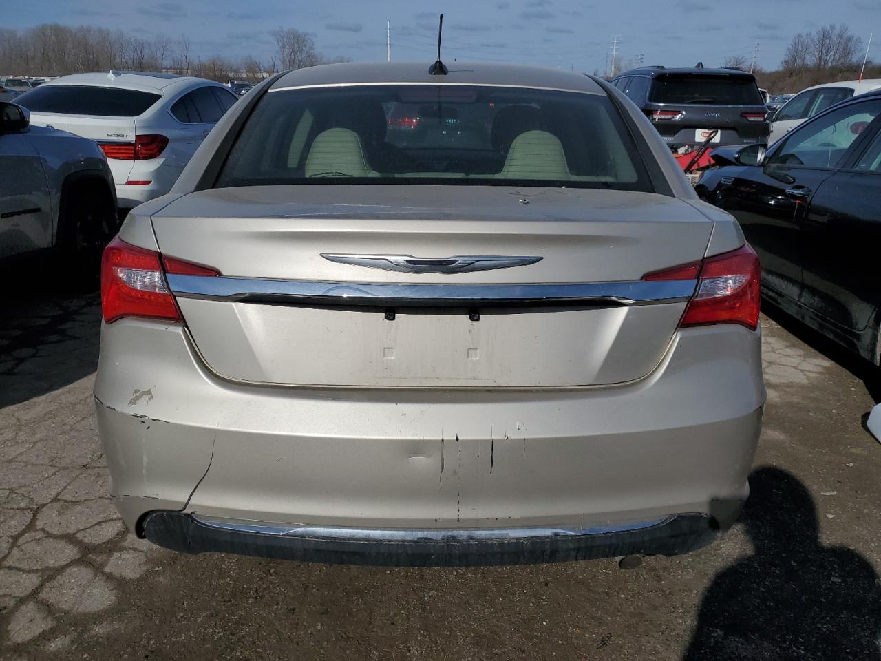 2014 Chrysler 200 Touring - Image 6