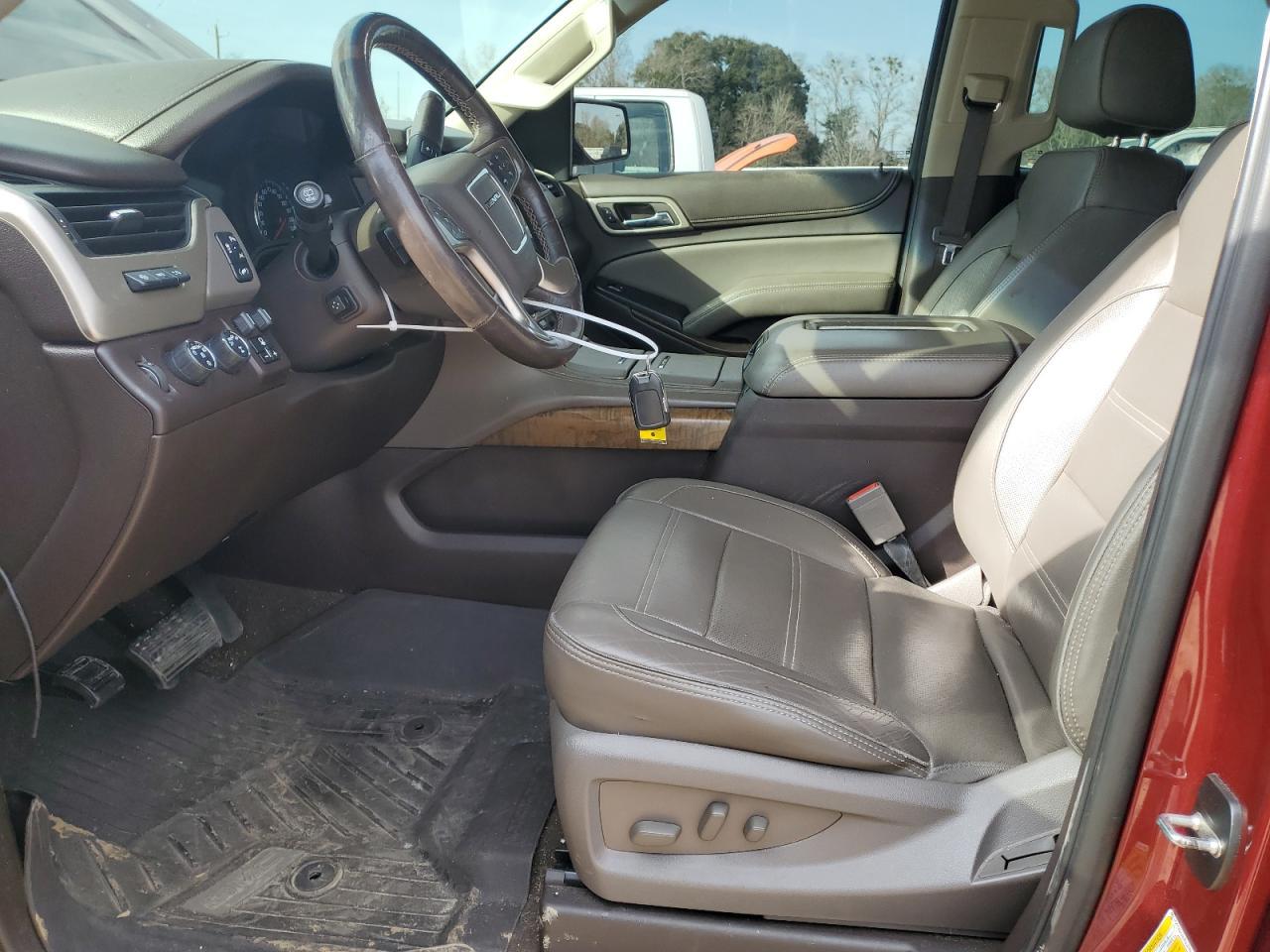 2018 GMC Yukon Denali - Фото 7