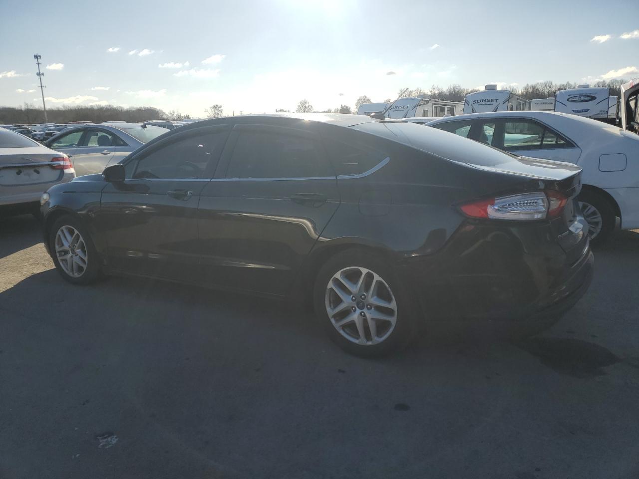 2015 Ford Fusion Se - Image 2