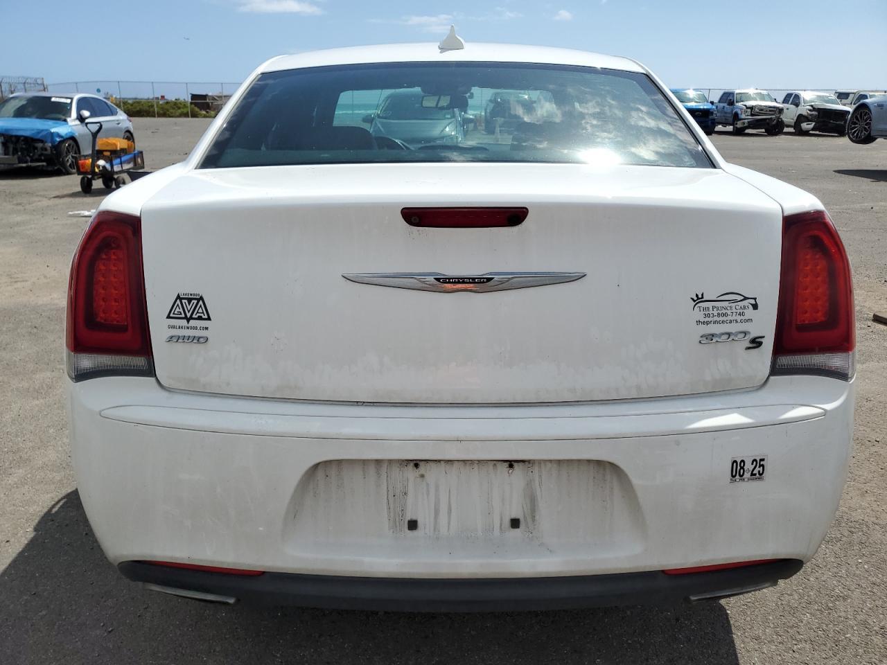 2015 Chrysler 300 S - Image 6