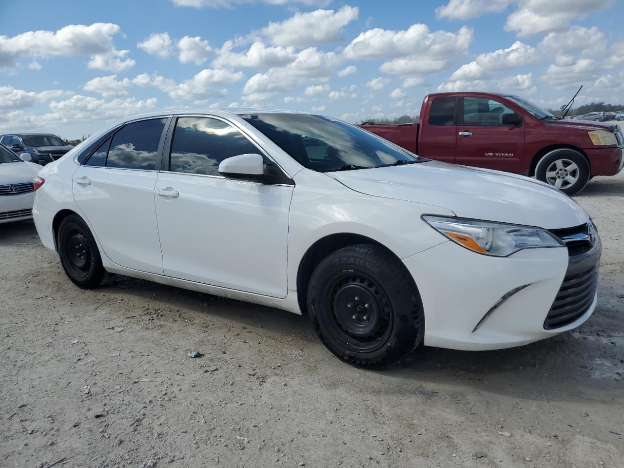 2017 Toyota Camry Le - Фото 4