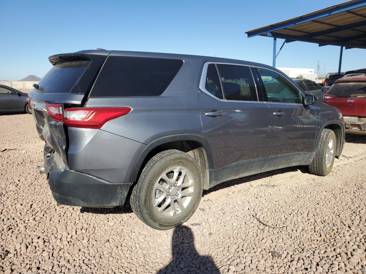 2021 Chevrolet Traverse Ls - Фото 3
