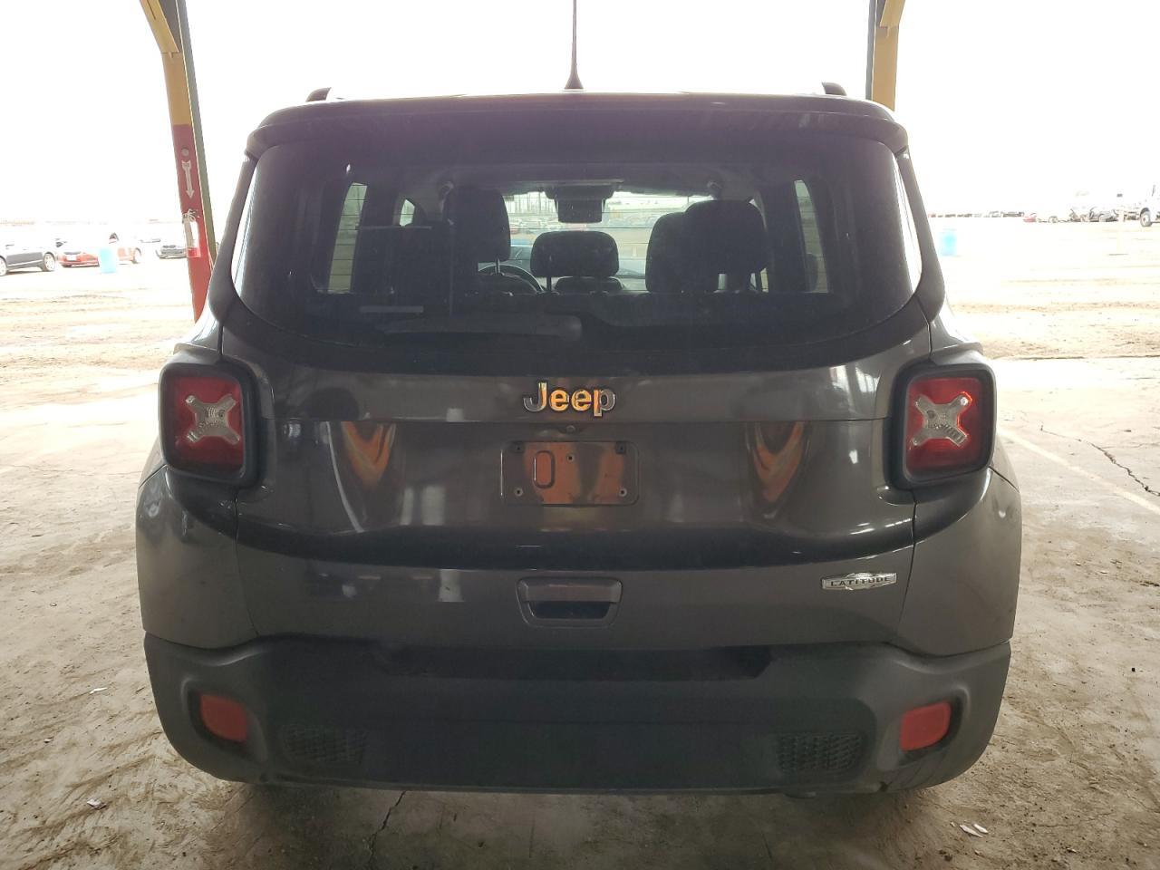 2018 Jeep Renegade Latitude - Image 6