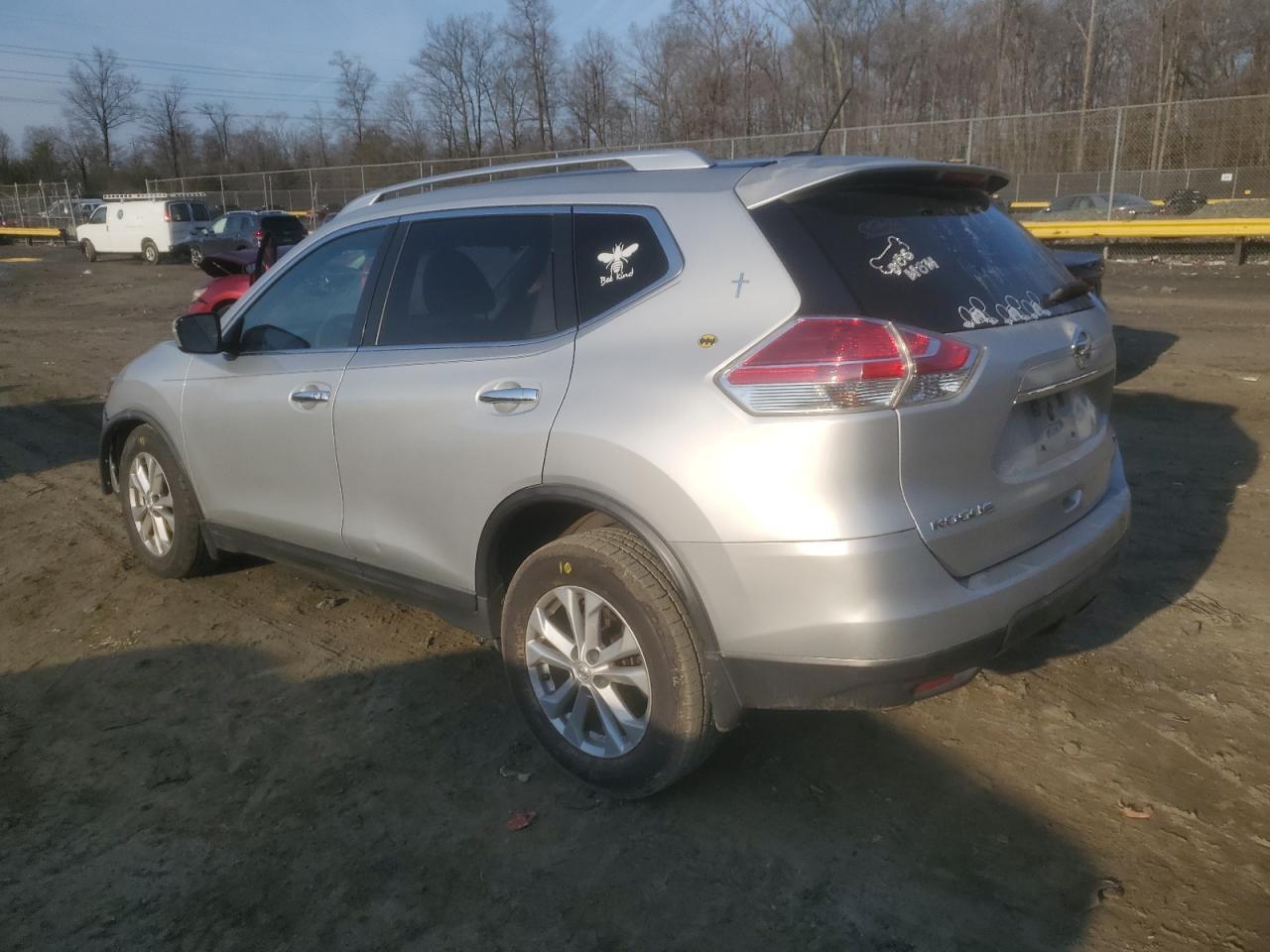 2015 Nissan Rogue S - Фото 2