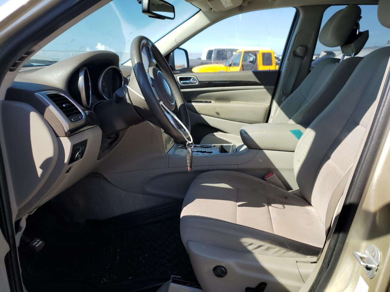 2011 Jeep Grand Cherokee Laredo - Image 7