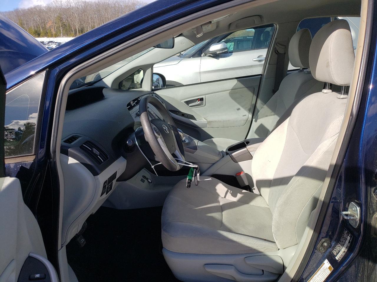 2014 Toyota Prius - Image 7