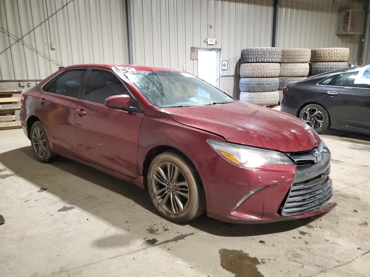 2015 Toyota Camry Le - Фото 4