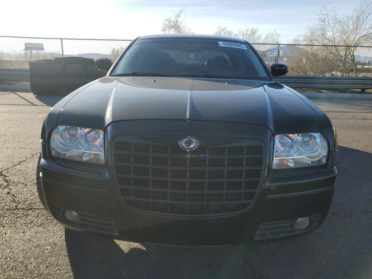 2010 Chrysler 300 Touring - Фото 5
