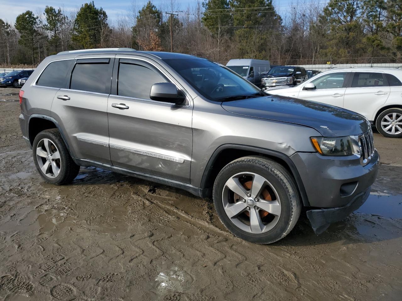 2012 Jeep Grand Cherokee Laredo - Image 4