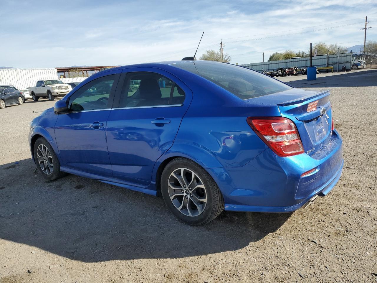 2020 Chevrolet Sonic Lt - Фото 2