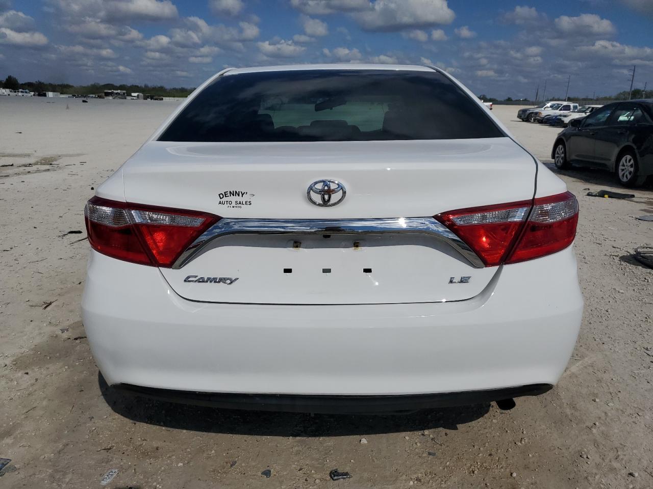 2017 Toyota Camry Le - Фото 6