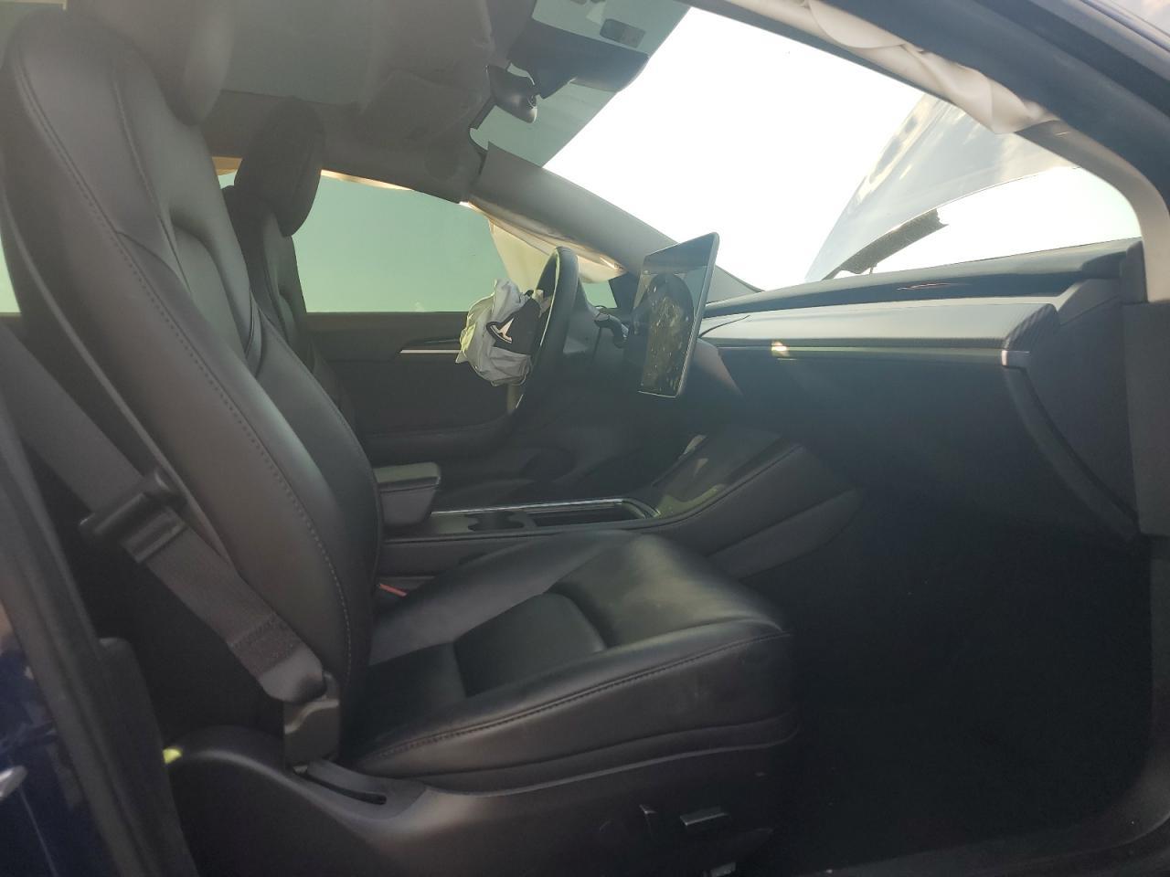 2022 Tesla Model 3 - Фото 7