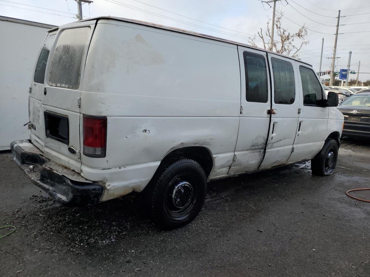 2003 Ford Econoline Cargo E-25 - Фото 3