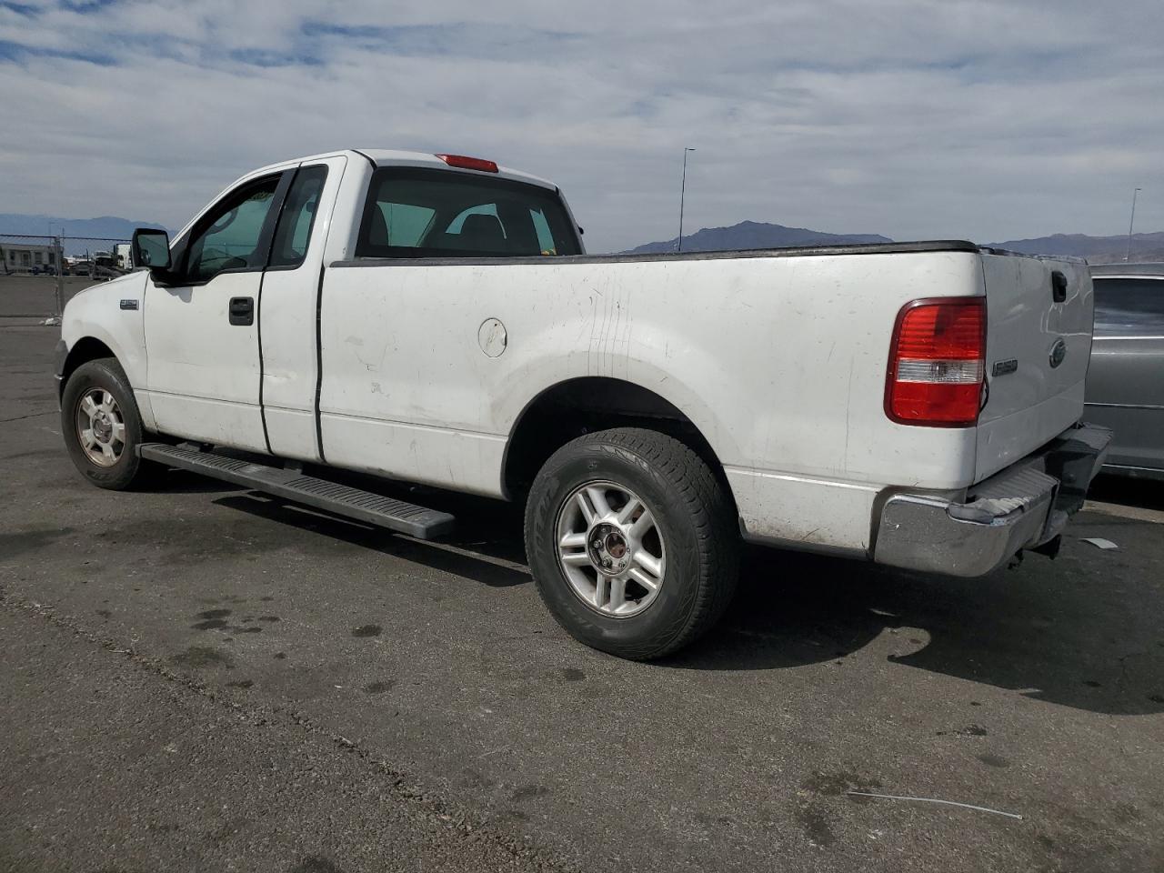 2005 Ford F150 - Image 2