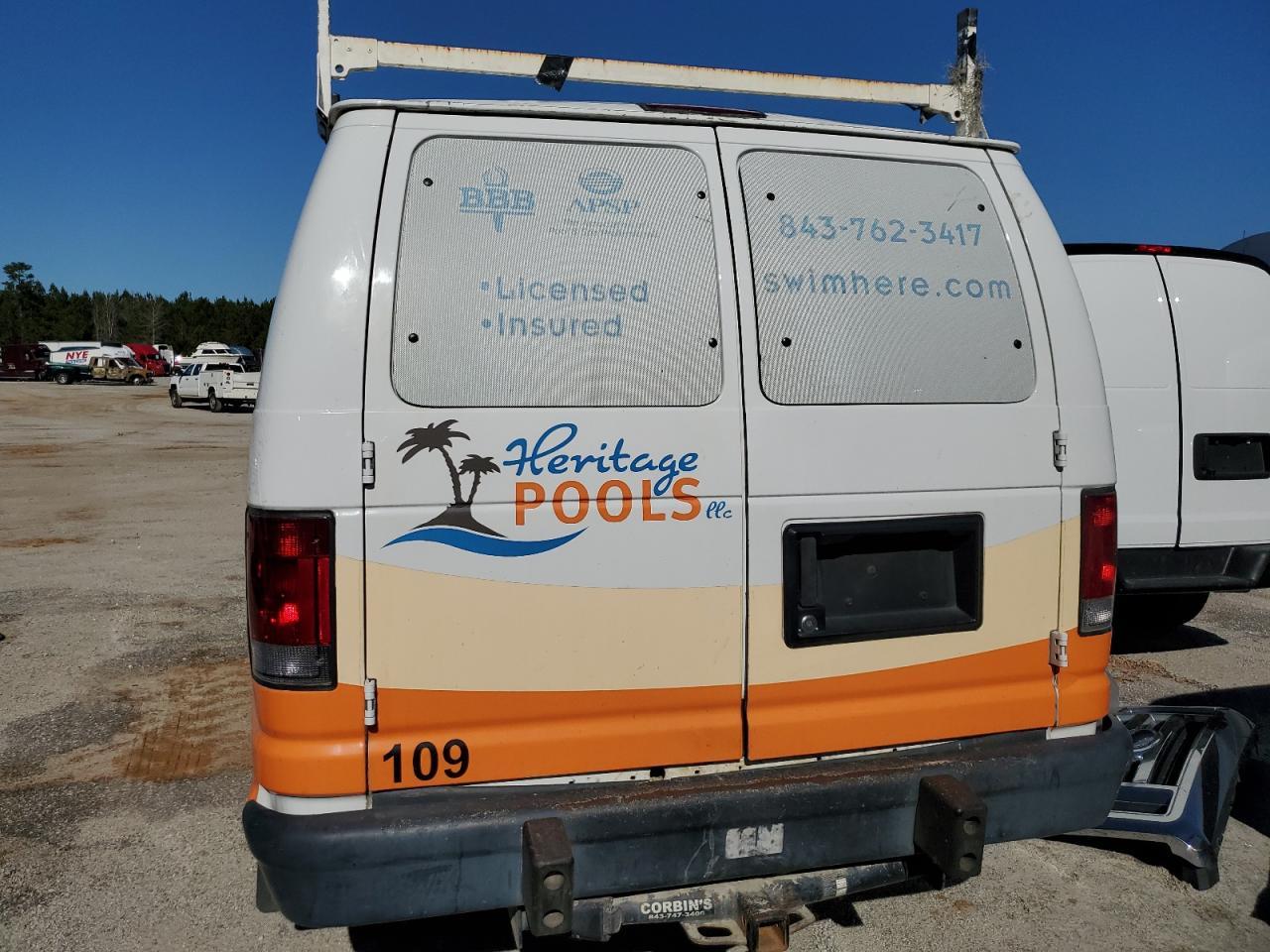 2012 Ford Econoline E250 Van - Фото 6