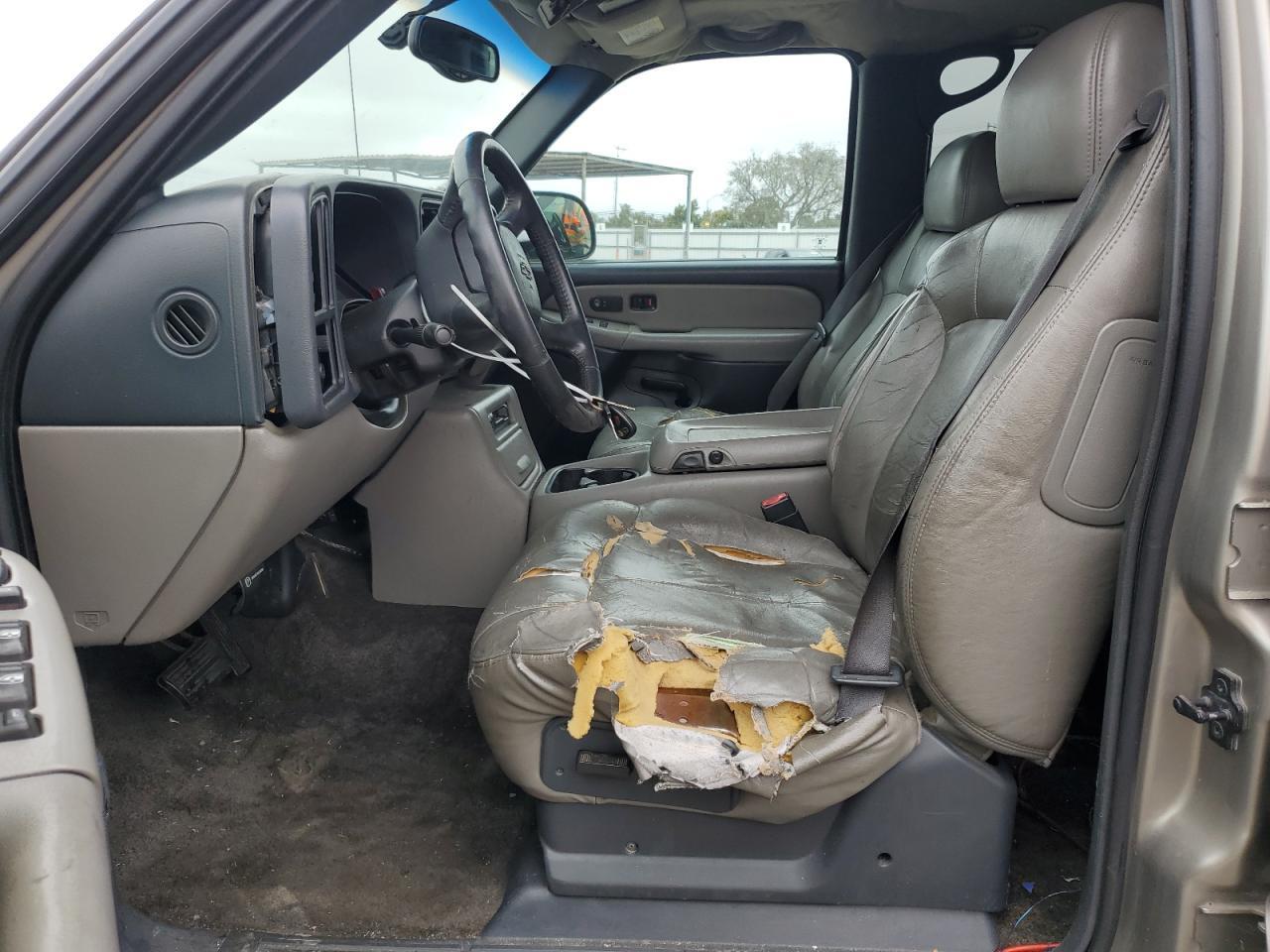 2002 Chevrolet Suburban K1500 - Image 7