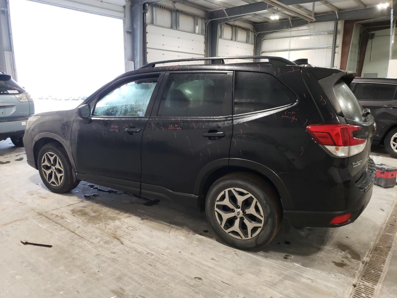 2020 Subaru Forester Premium - Фото 2