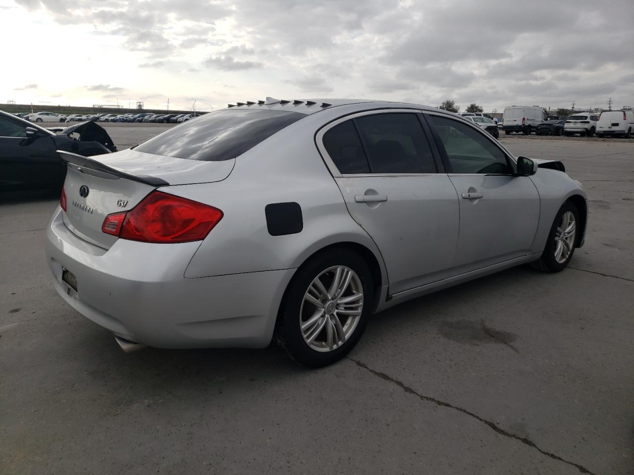 2013 Infiniti G37 Base - Фото 3