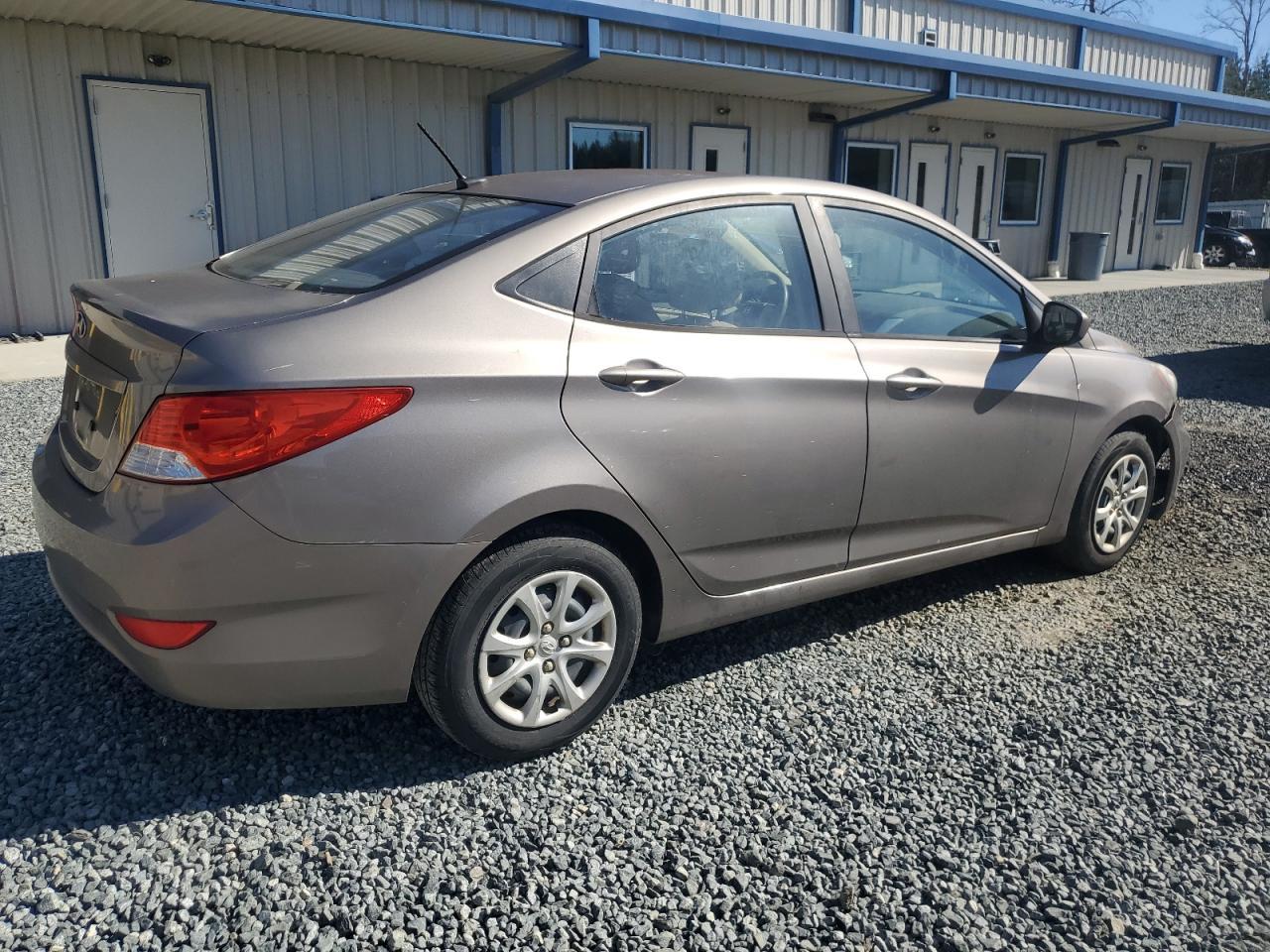 2014 Hyundai Accent Gls - Image 3