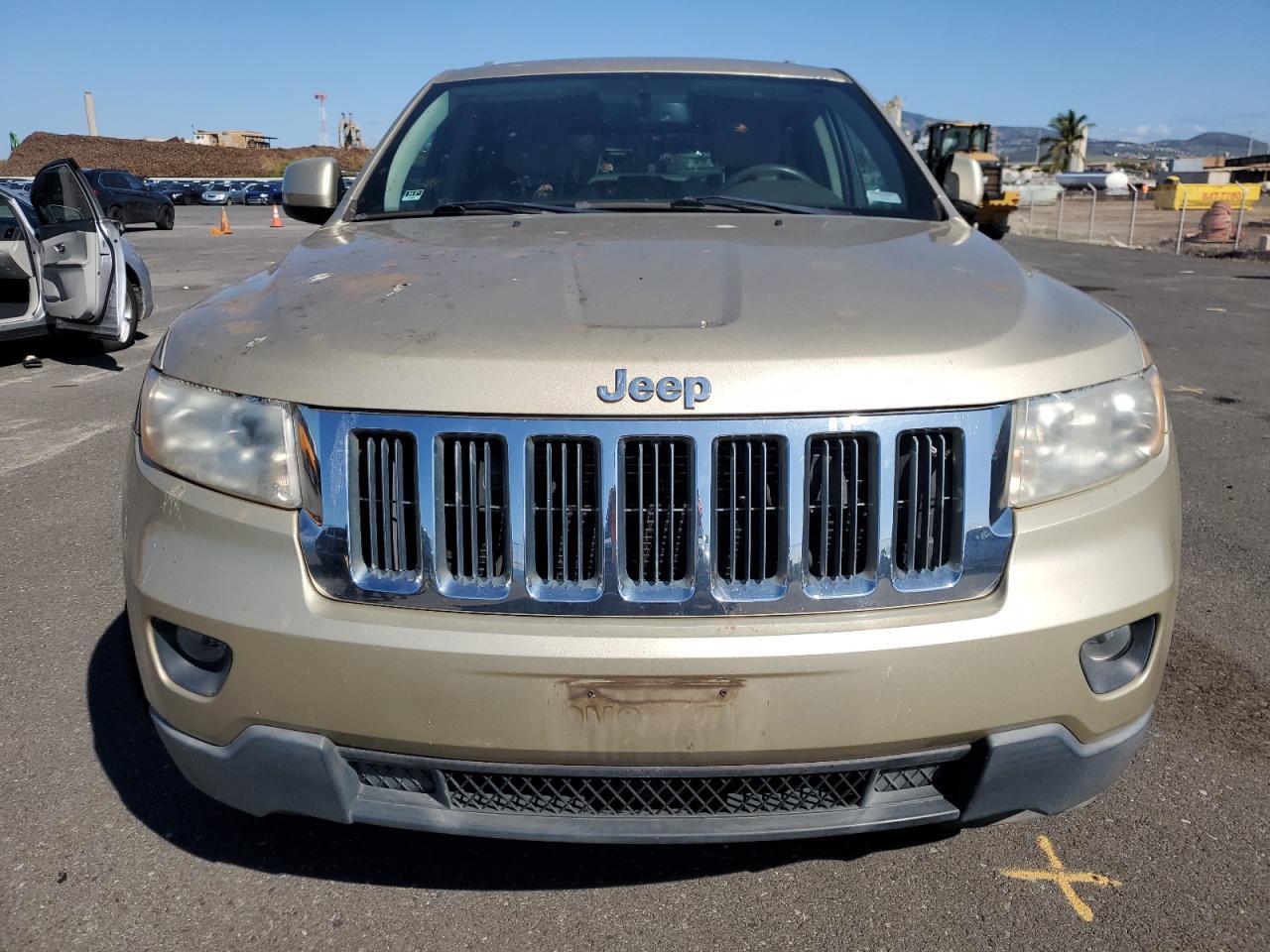 2011 Jeep Grand Cherokee Laredo - Image 5