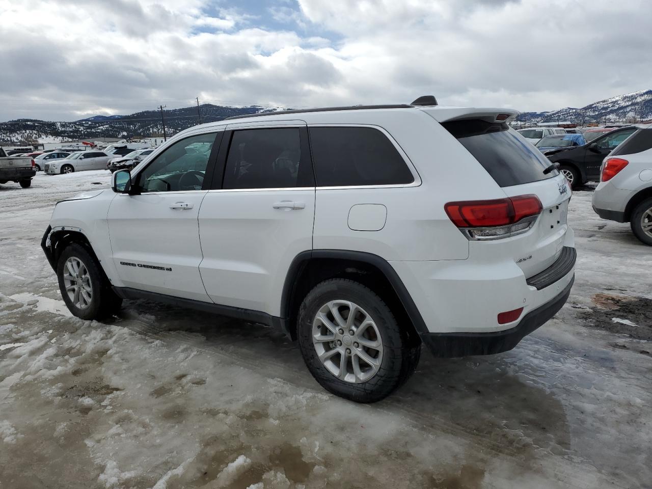 2022 Jeep Grand Cherokee Laredo E - Image 2