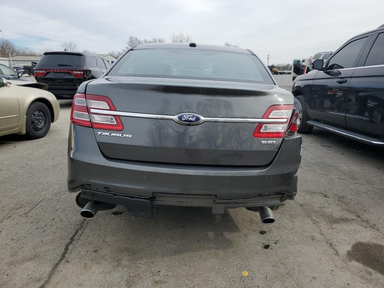 2018 Ford Taurus Sel - Image 6