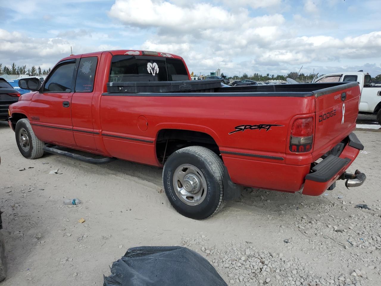 1998 Dodge Ram 2500 - Image 2