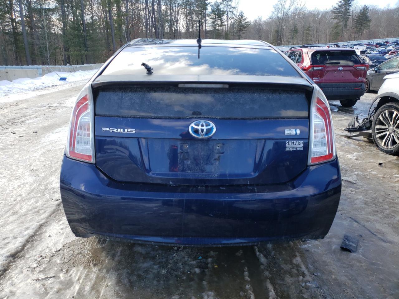 2014 Toyota Prius - Image 6