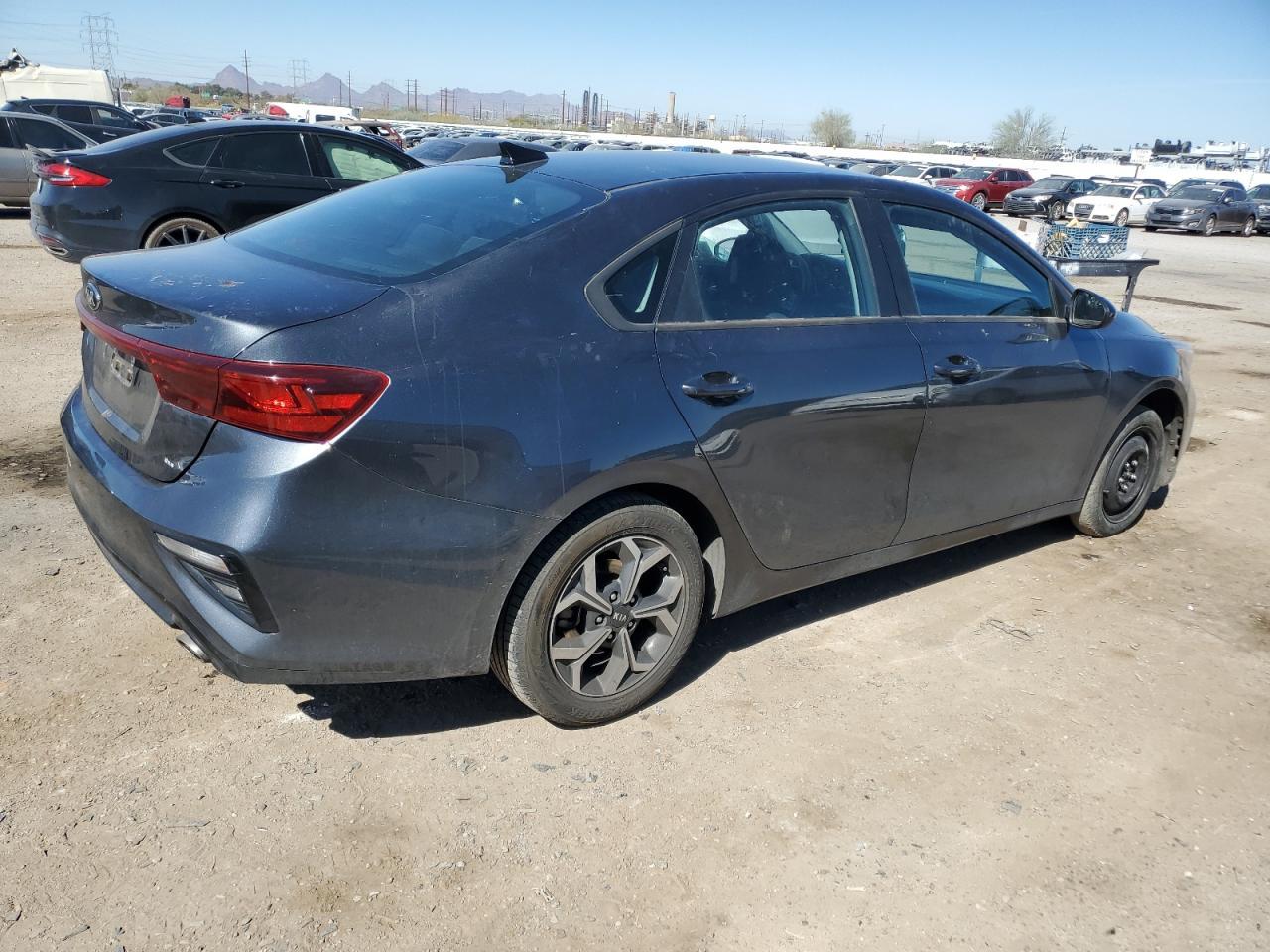 2021 Kia Forte Fe - Фото 3