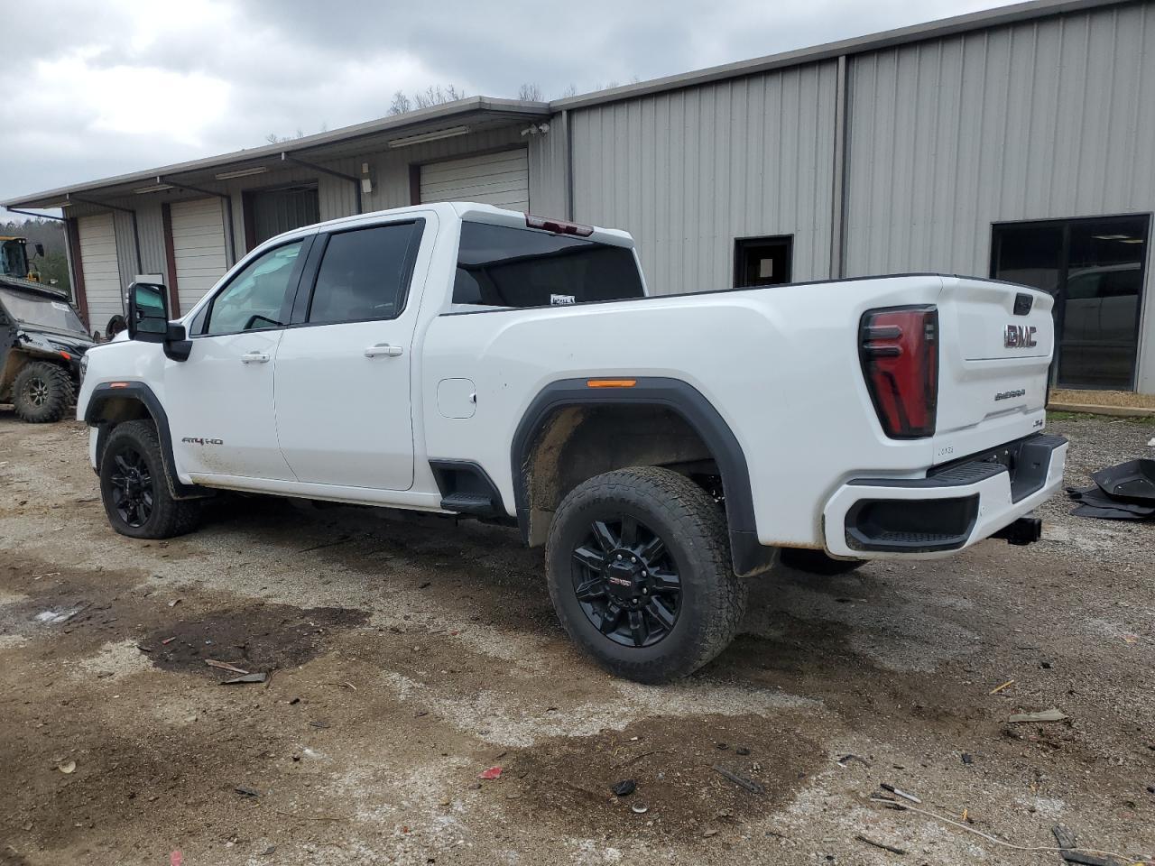 2024 GMC Sierra K2500 At4 - Фото 2