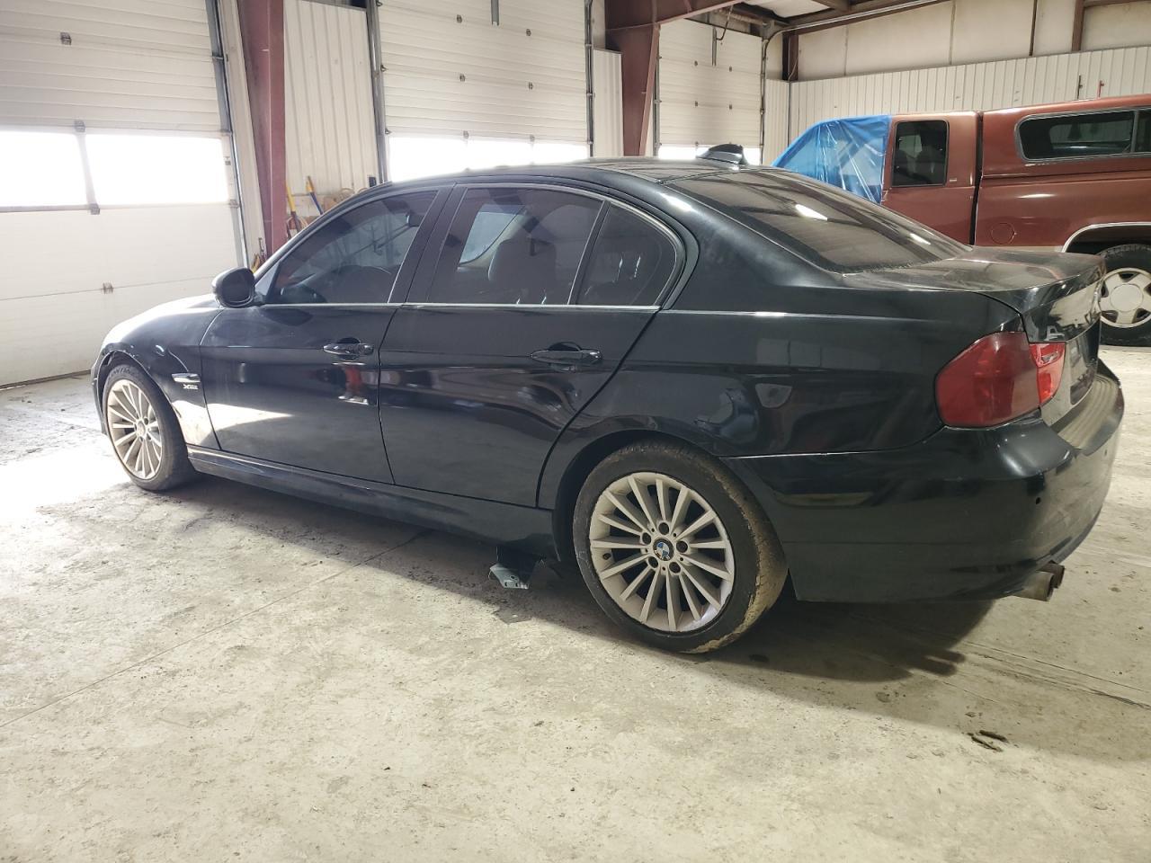 2010 BMW 328 Xi Sulev - Image 2
