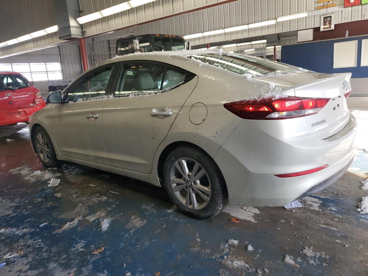 2017 Hyundai Elantra Se - Image 2