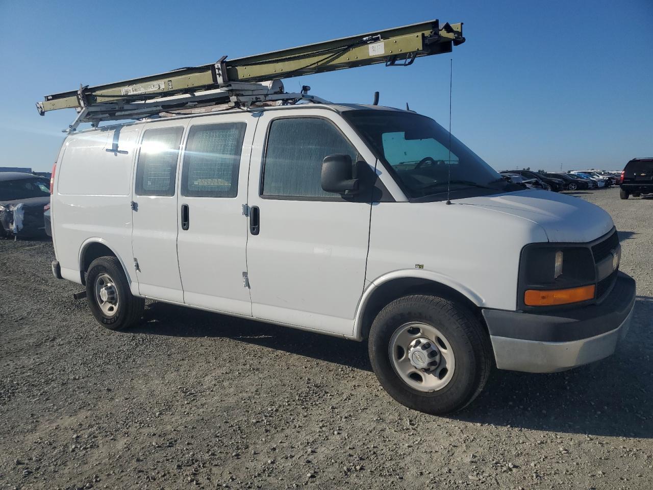 2014 Chevrolet Express G2500 - Image 4