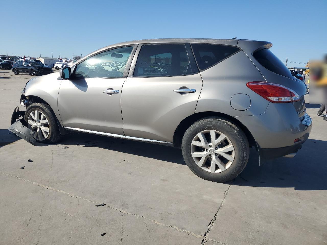 2011 Nissan Murano S - Image 2