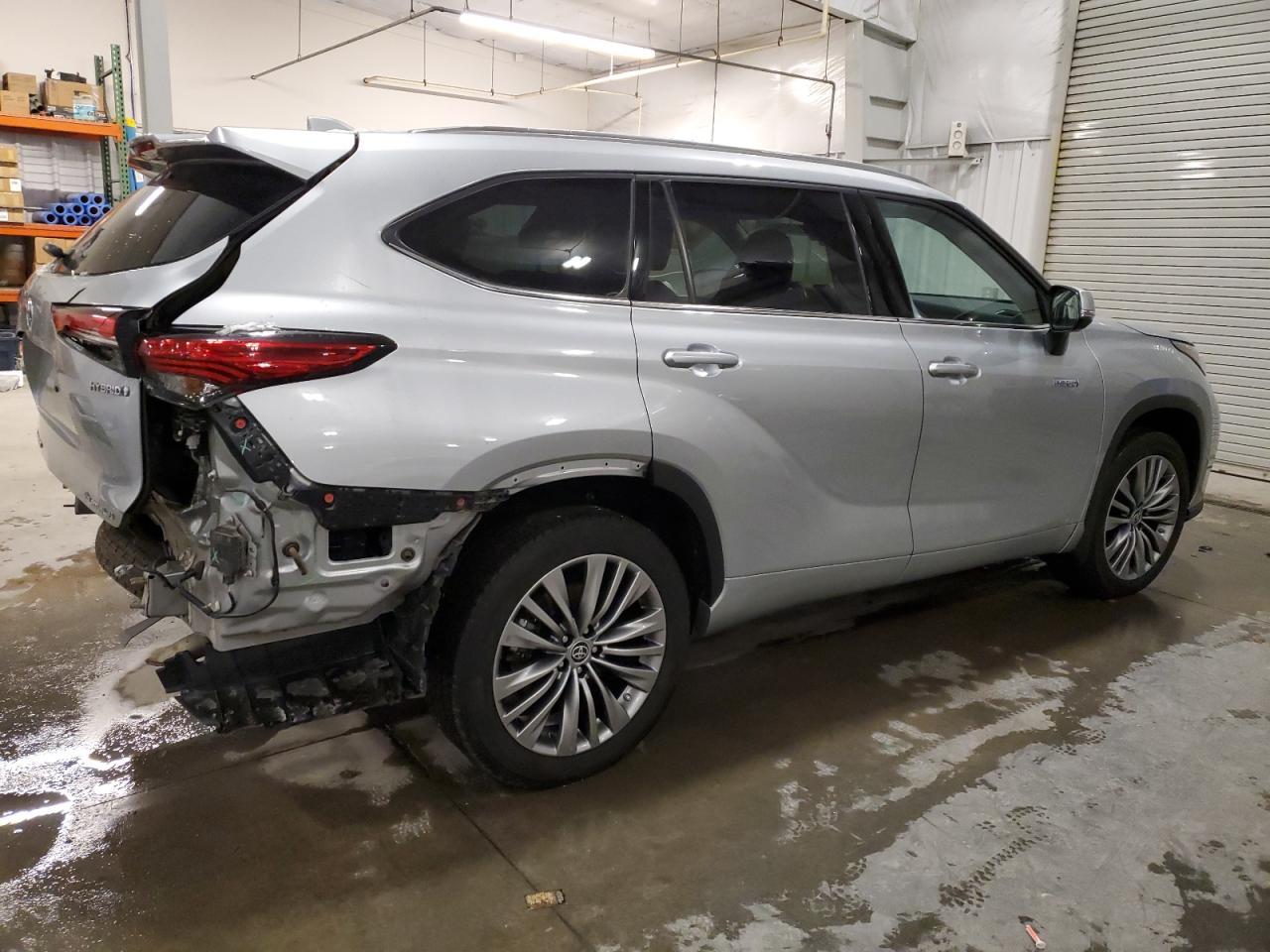 2021 Toyota Highlander Hybrid Platinum - Фото 3