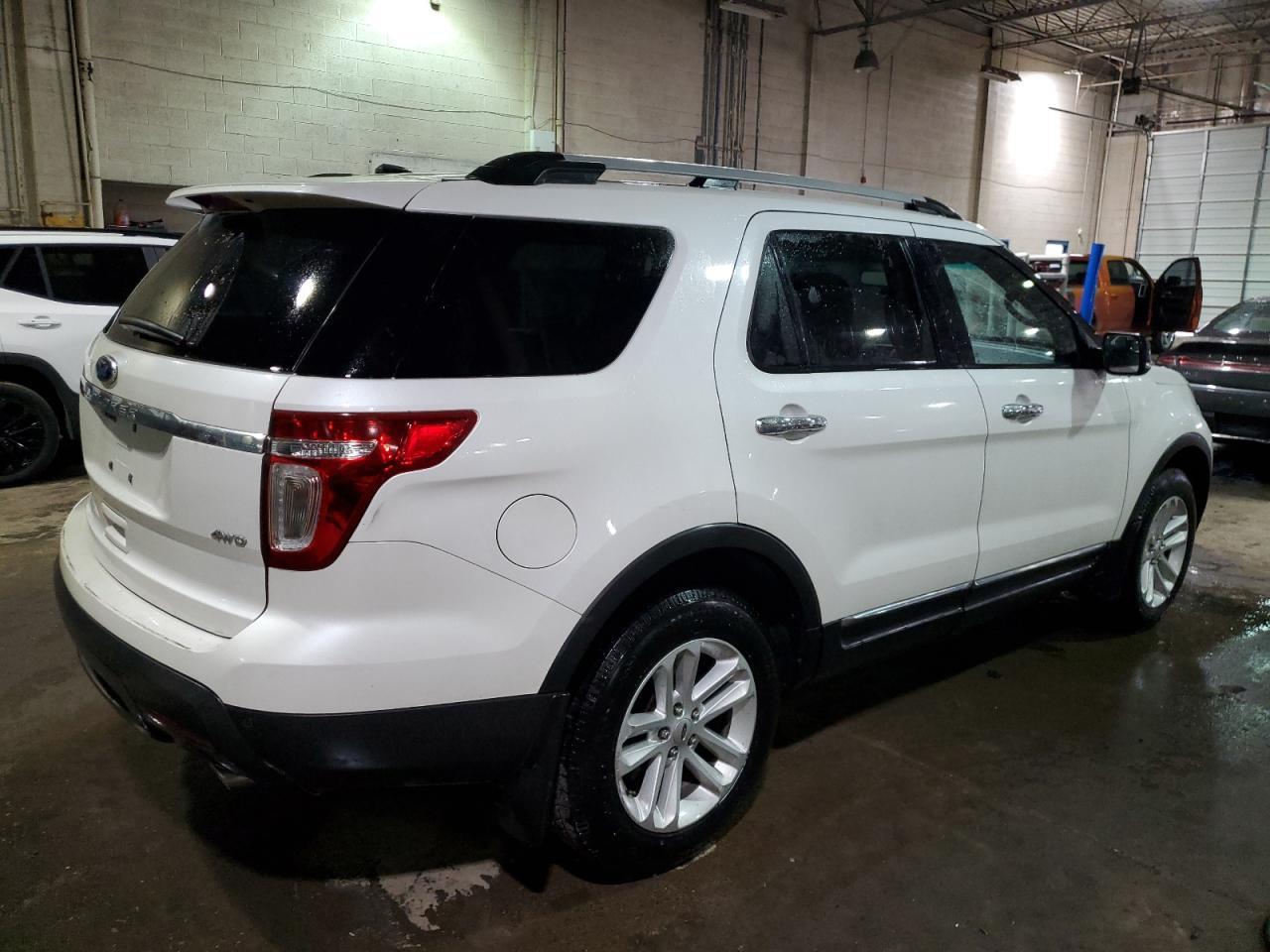 2014 Ford Explorer Xlt - Image 3